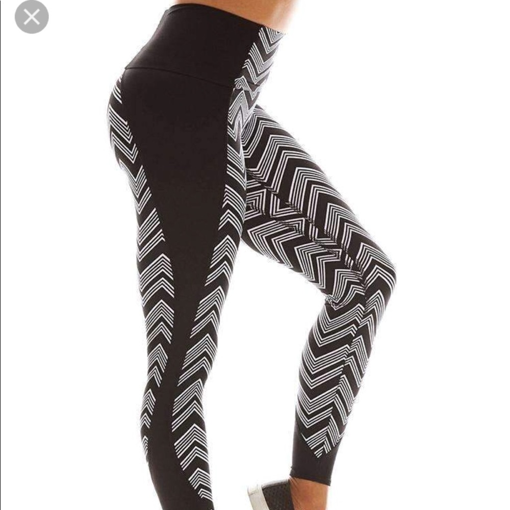 NWT  K-Deer Curve Legging in Cha Cha